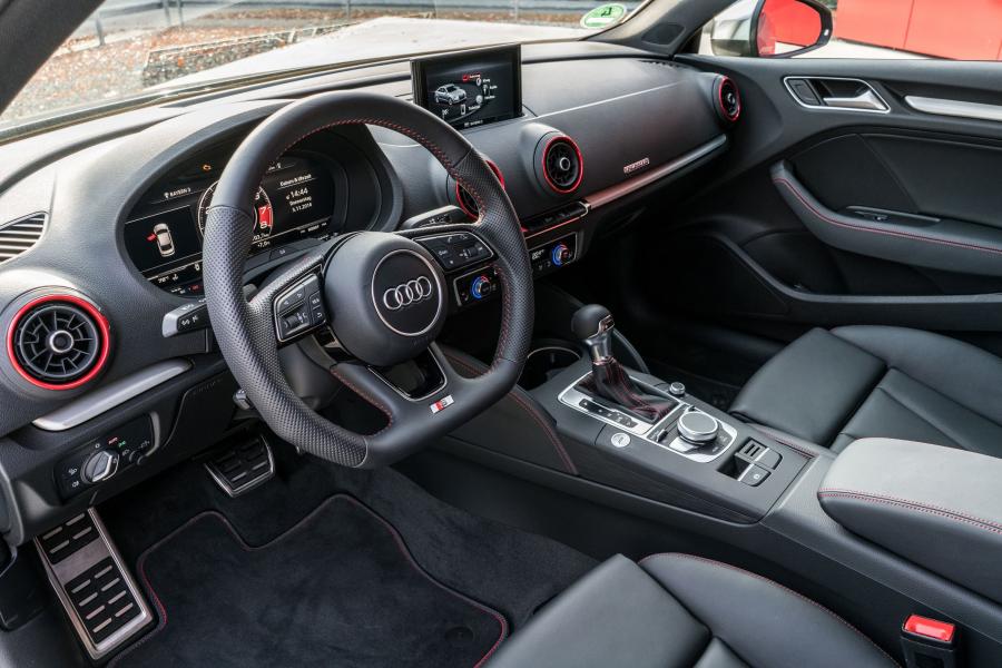 Торпедо Audi S3 Sedan by ABT (8V) 2016 года  (фото 6 из 6)